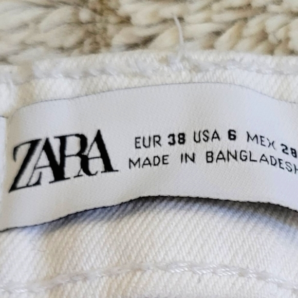 Zara High Rise Distressed Short - Picture 6 of 6